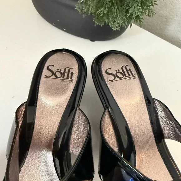 Sofft Women's Black Patent Sandals with Gold Accents - Picture 2 of 6
